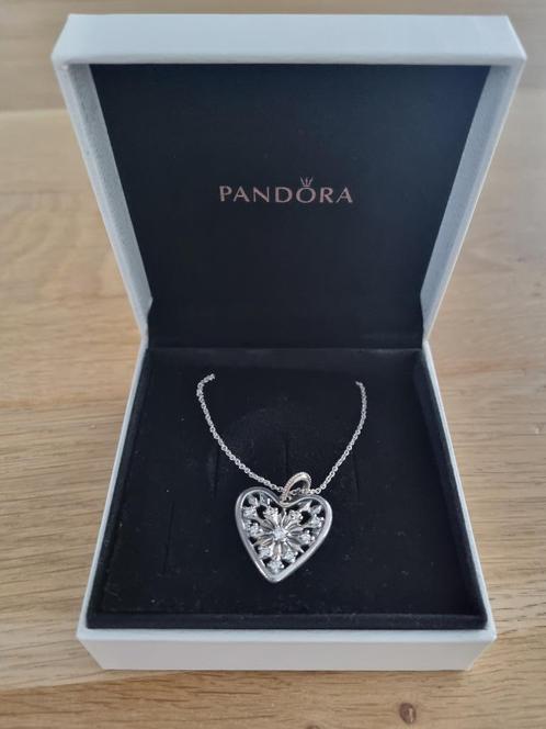 Pandora ketting hart, Sieraden, Tassen en Uiterlijk, Kettingen, Zo goed als nieuw, Zilver, Zilver, Met hanger, Met strass, Ophalen of Verzenden