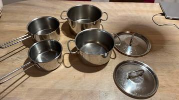 IN NETTE STAAT 6delige pannenset  4x pannen beschikbaar voor biedingen