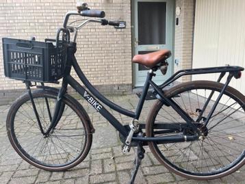 Damesfiets beschikbaar voor biedingen