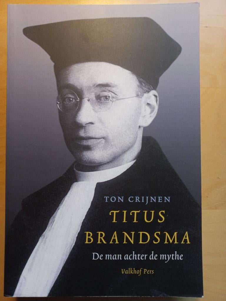 Ton Crijnen - Titus Brandsma, Ophalen of Verzenden, Zo goed als nieuw, Sport, Ton Crijnen