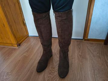 Lange bruine suède Laarzen - Maat 39 beschikbaar voor biedingen
