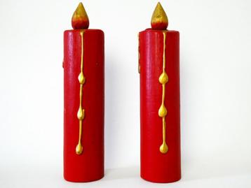 2 Decoratieve houten kaarsen rood met goud kaars