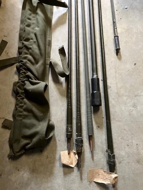 Aantal antennes voertuigen en draagbare radio's NL leger., Verzamelen, Militaria | Algemeen, Landmacht, Overige typen, Nederland