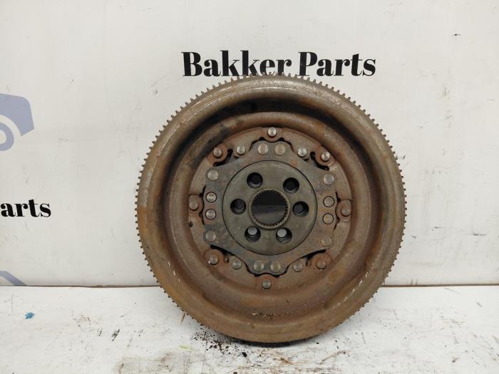 Dubbele massa vliegwiel van een Audi A3, Auto-onderdelen, Motor en Toebehoren, Audi, Gebruikt, 3 maanden garantie