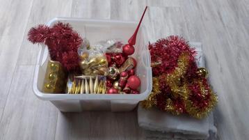 Een complete kerst accesoires set, kerststal en toebehoren. beschikbaar voor biedingen