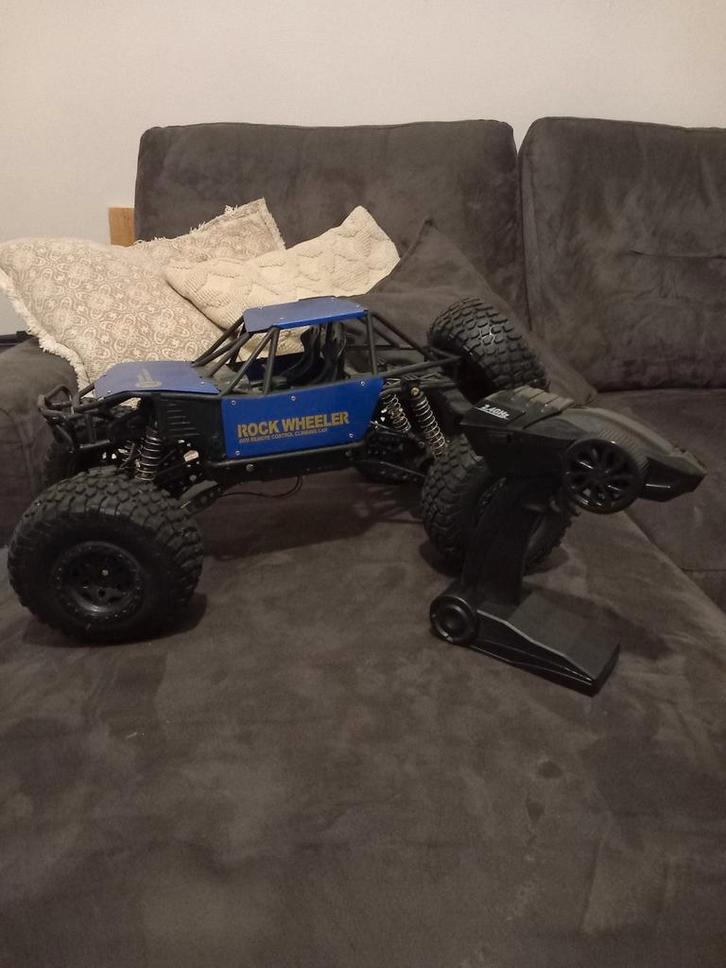 Cross auto op afstandbediening, Hobby en Vrije tijd, Modelbouw | Radiografisch | Auto's, Gebruikt, Auto offroad, Elektro, Overige schalen