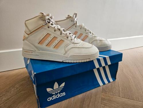 Witte schoenen Adidas maat 35, Kinderen en Baby's, Kinderkleding | Schoenen en Sokken, Zo goed als nieuw, Schoenen, Meisje, Ophalen of Verzenden