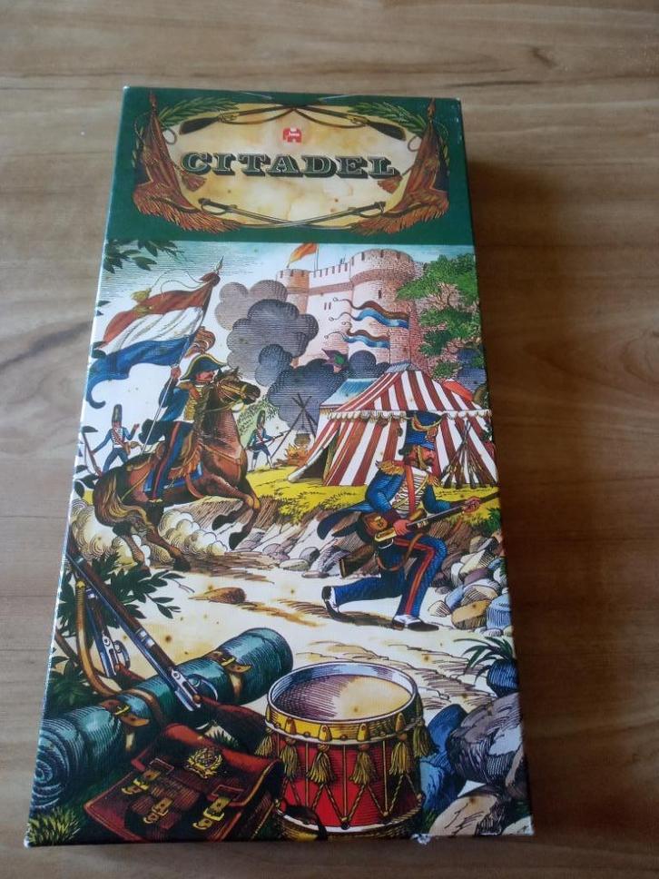 Bordspel Citadel, Hobby en Vrije tijd, Gezelschapsspellen | Bordspellen, Zo goed als nieuw, Ophalen of Verzenden