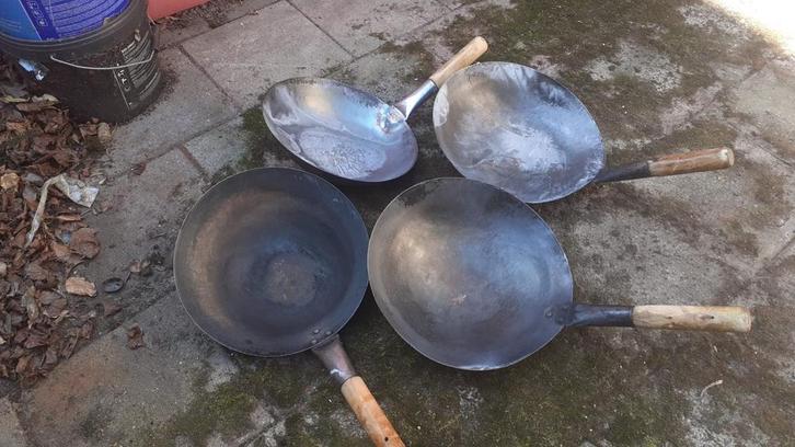 Set van 4 gebruikte Wokpannen, Huis en Inrichting, Keuken | Potten en Pannen, Gebruikt, Wok, Overige materialen, Inductieplaat