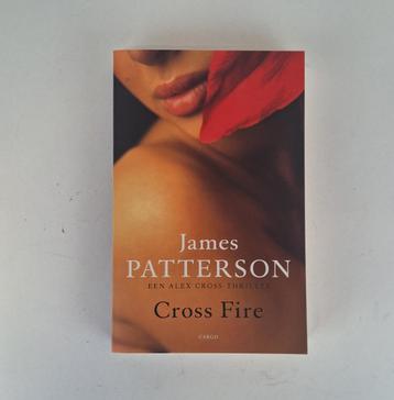 Leesboek Cross Fire, James Patterson, Alex Cross thriller beschikbaar voor biedingen