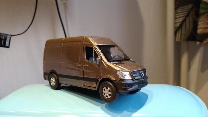 Welly Mercedes-Benz Sprinter MKII 2014 - 2019 l2H3 red new, Hobby en Vrije tijd, Modelauto's | Overige schalen, Nieuw, Auto, Ophalen of Verzenden