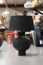 Zwarte tafellamp schemerlamp BARUMI L&L hout en stof