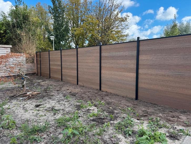 Composiet schutting €195 p/m inclusief montage, Tuin en Terras, Schuttingen, Zo goed als nieuw, Kunststof, 1 tot 2 meter, Minder dan 3 meter
