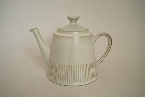 fris edam theepot cleopatra Vries rib off white porselein., Huis en Inrichting, Keuken | Servies, Gebruikt, Overige typen, Overige stijlen