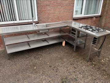 RVS keuken incl spoelbak en gasfornuis 285x185 cm beschikbaar voor biedingen