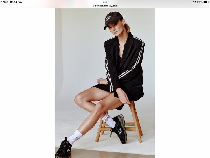 NIEUWE ZWARTE BLAZER VAN PENN & INK MAAT 44 VALT RUIM, Kleding | Dames, Jasjes, Kostuums en Pakken, Nieuw, Jasje, Maat 42/44 (L)