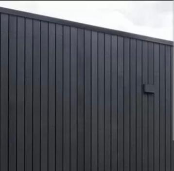 Te koop channelsiding planken verduurzaamd en  gitzwart beh. beschikbaar voor biedingen
