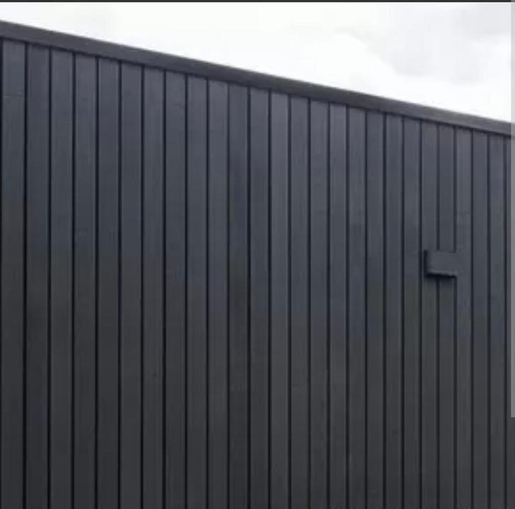 Te koop channelsiding planken verduurzaamd en  gitzwart beh., Doe-het-zelf en Verbouw, Hout en Planken, Nieuw, Plank, 300 cm of meer