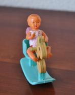 Vintage ES Baby Popje '50 op Hobbelpaard 6 cm, Ophalen of Verzenden, Gebruikt, Pop