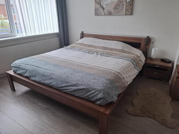 Complete slaapkamer (180x210 cm) beschikbaar voor biedingen