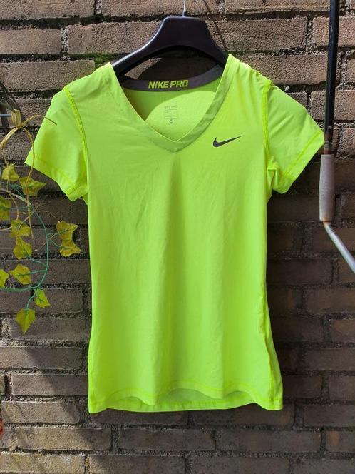 Geel Nike Pro T-Shirt – Maat M – Weinig Gedragen, Kleding | Dames, Sportkleding, Fitness of Aerobics, Maat 38/40 (M), Zwart, Verzenden