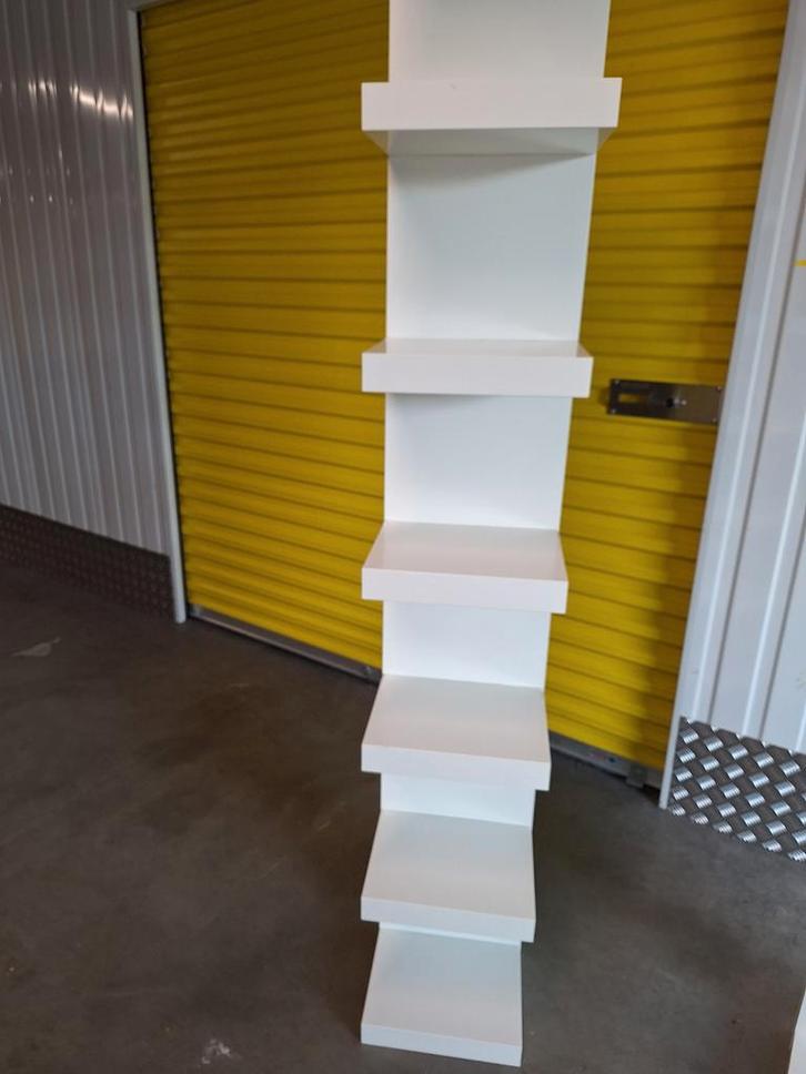 1 Lack Wandrek Wit - Display graag goed kijken en lezen, Huis en Inrichting, Woonaccessoires | Wandplanken en Boekenplanken, Gebruikt