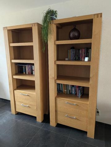 2x Boekenkast met vakken en lades beschikbaar voor biedingen