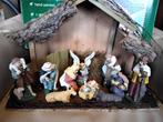 Houten Kerststal met 11 Porseleinen Beeldjes, Diversen, Ophalen