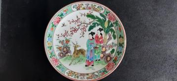 Chinees porseleinen bord (Tezuka en Yamatoku) beschikbaar voor biedingen