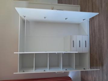 3 deurs witte kledingkast h:2000 mm b:1501 d:583 mm