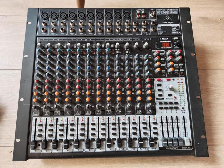 Behringer Xenyx X2442USB Mengpaneel & Audio Interface, Muziek en Instrumenten, Mengpanelen, Gebruikt, 20 kanalen of meer, Microfooningang