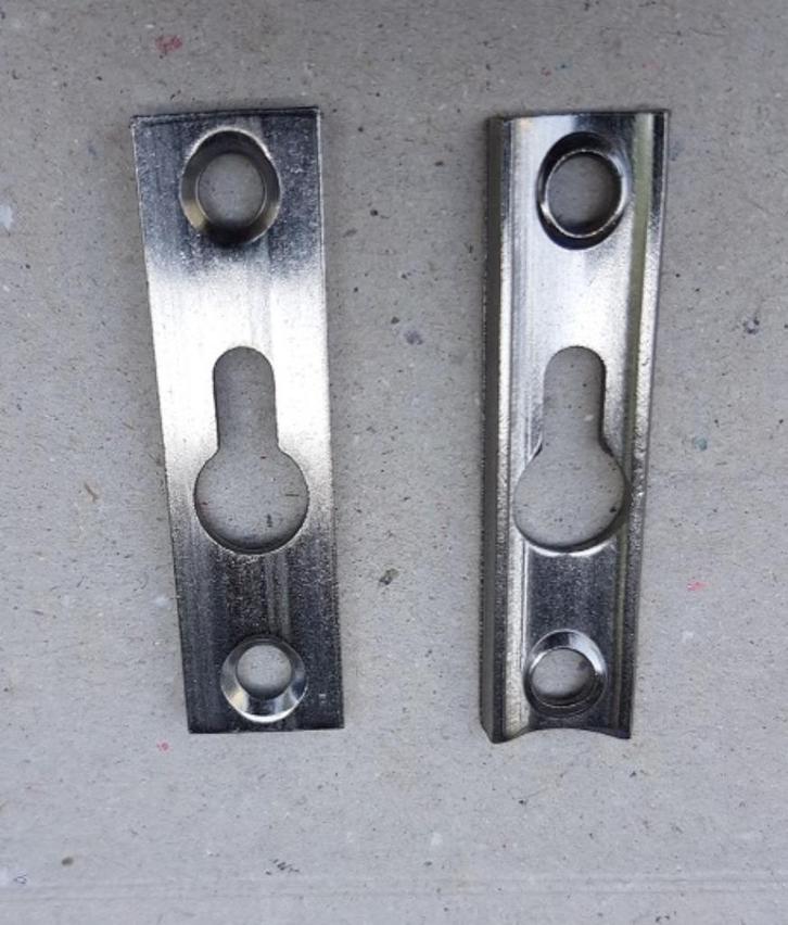 ophangplaatje 60 mm x 16mm x 4 mm, Huis en Inrichting, Kasten | Overige, Nieuw, Ophalen of Verzenden