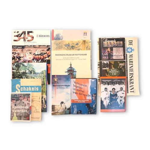 Konijnklijke Marine / Korps mariniers pakket, Verzamelen, Militaria | Algemeen, Marine, Boek of Tijdschrift, Nederland, Ophalen of Verzenden