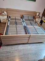 Te koop 2 persoonsbed met elektrisch verstelbare lattenbodem, Huis en Inrichting, Slaapkamer | Complete slaapkamers, Ophalen, Zo goed als nieuw