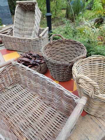 Diverse rieten manden - set van 5 beschikbaar voor biedingen