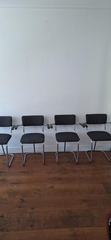 4 gispen 207 eetkamerstoelen beschikbaar voor biedingen