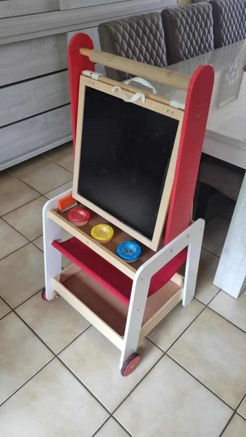 teken en speelezel / houten tekenbord Hape / kinderspeelbord beschikbaar voor biedingen