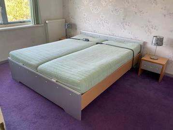 Bed 160x200 met elektrisch verstelbare bodems beschikbaar voor biedingen