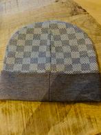 Grijze Beanie - Stijlvol en Warm, Kleding | Dames, Mutsen, Sjaals en Handschoenen, Ophalen of Verzenden, Nieuw