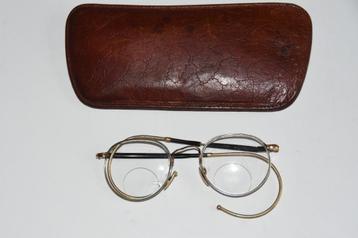 Antieke bril met flexibele poten en hoes ca. 1930 beschikbaar voor biedingen