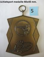 mooie grote schietsport medaille 60x45 mm., Ophalen of Verzenden, Overige materialen