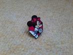 1 mooie zeshoekige pin van Minnie Mouse te koop, Ophalen of Verzenden, Nieuw, Overige onderwerpen, Speldje of Pin