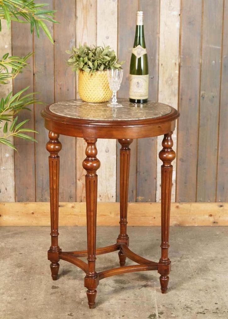 Oude Franse ronde bijzettafel met grijs marmeren blad, Huis en Inrichting, Tafels | Bijzettafels, Gebruikt, Rond, 60 cm of meer