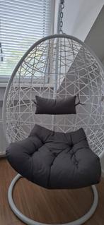 Hangstoel wit met antraciet kussens, Huis en Inrichting, Stoelen, Ophalen, Zo goed als nieuw, Wit, Eén