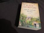 📚 Kate Morton - Aan de rand van het meer, Ophalen of Verzenden, Gelezen