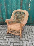 Vintage roten/ rieten schommelstoel, Huis en Inrichting, Stoelen, Ophalen, Bruin, N, Riet of Rotan