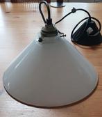 Oude hanglamp met een lampekap van glas, Ophalen of Verzenden, Gebruikt, Glas, Minder dan 50 cm