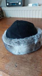 Warme wintermuts met bont van het merk Barts, Kleding | Dames, Mutsen, Sjaals en Handschoenen, Ophalen of Verzenden, Zo goed als nieuw