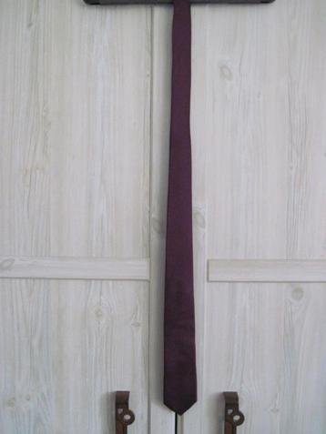 Stropdas   beschikbaar voor biedingen