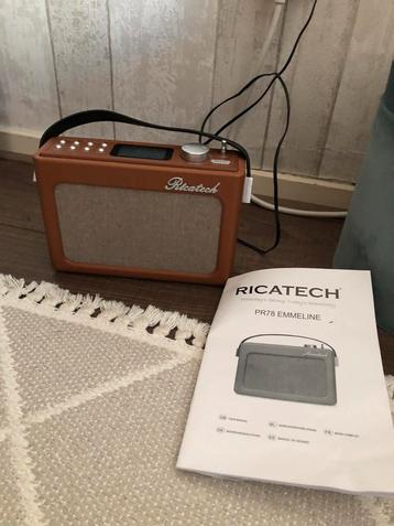 Draagbare radio / wekker ricarech beschikbaar voor biedingen